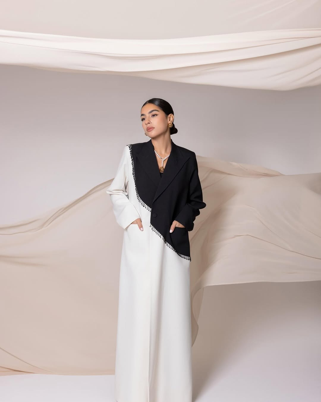 Monochrome Diagonal Color Block Abaya