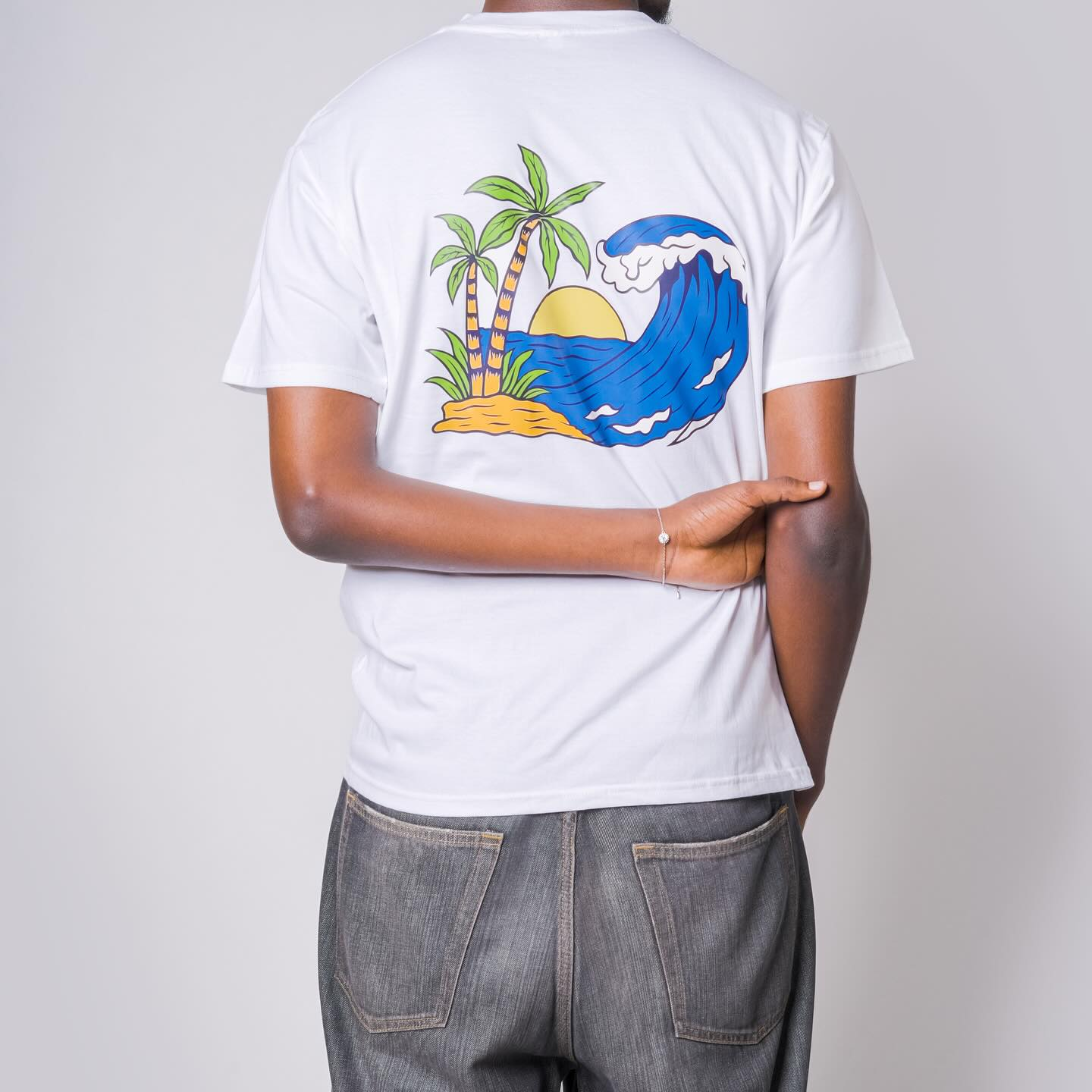 Tropical Wave Graphic Back Print T-Shirt