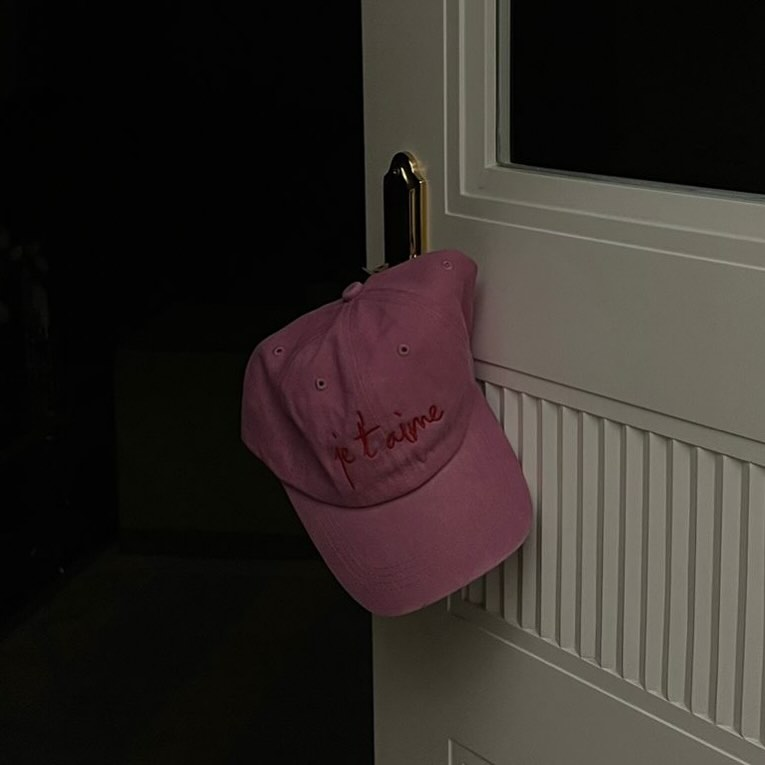 Pink 'Je t'aime' Cap